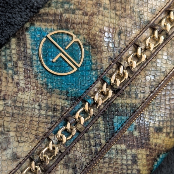 Gianni Bini foldover clutch bag in a brown and blue snake print - Picture 6 of 8